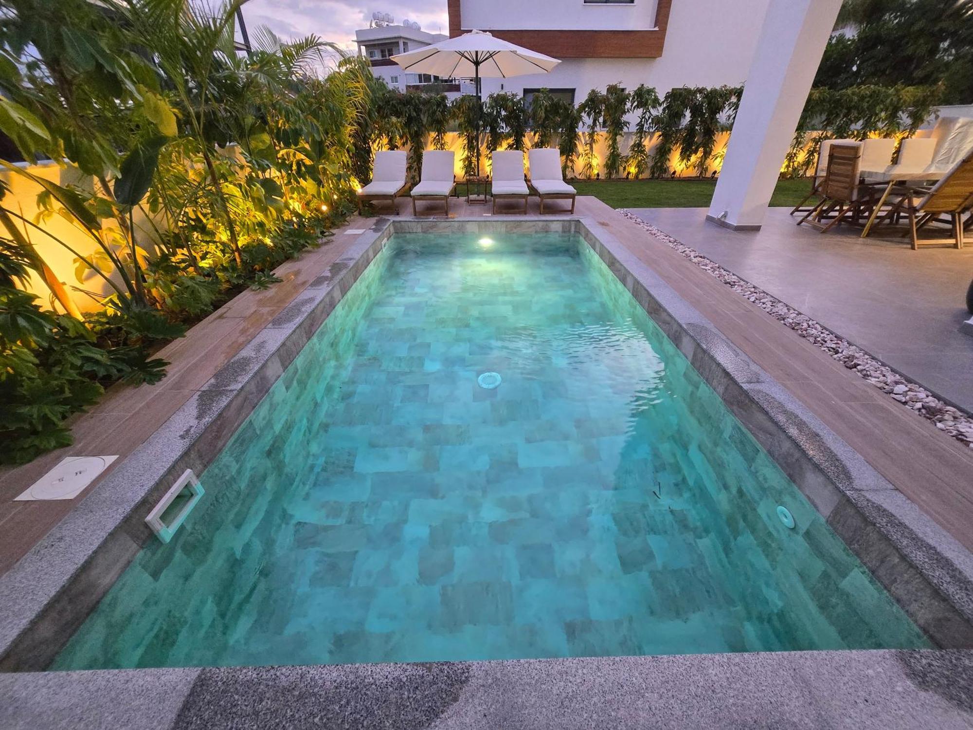Tg New Luxury Private - Heated Salty Swimming Pool, Outdoor Jacuzzi, Sauna, Exotic Garden * Limassol