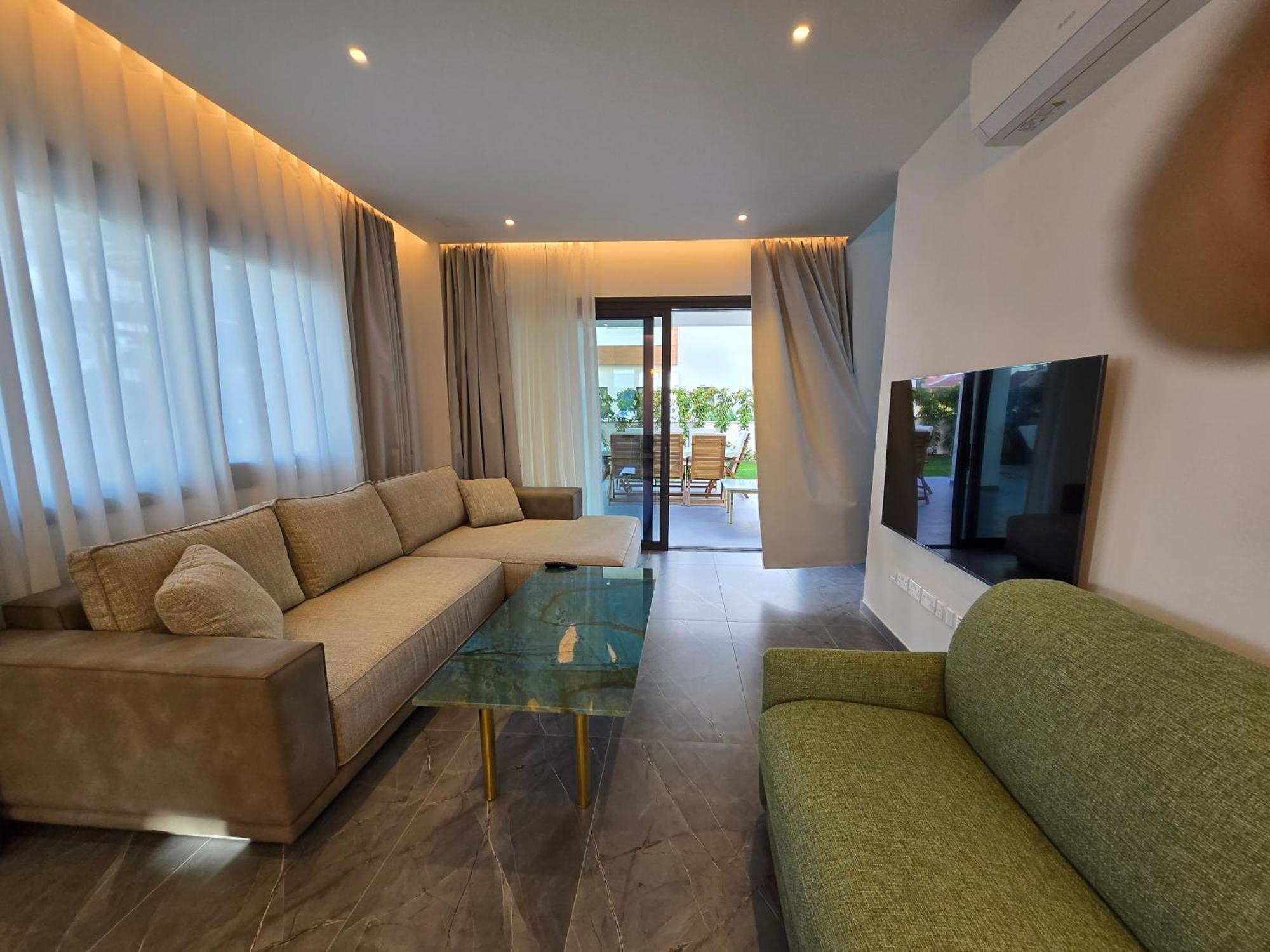 Tg New Luxury Private - Heated Salty Swimming Pool, Outdoor Jacuzzi, Sauna, Exotic Garden Limassol