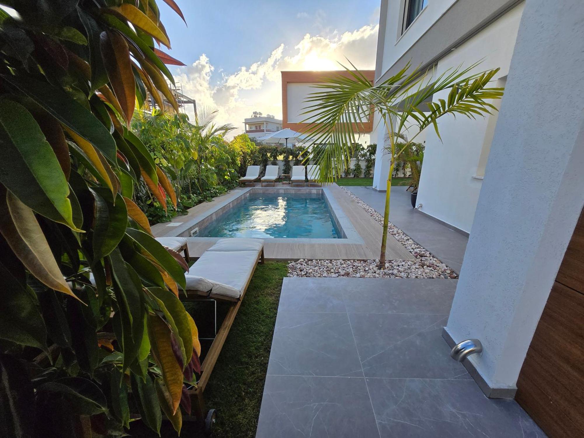 Tg New Luxury Private - Heated Salty Swimming Pool, Outdoor Jacuzzi, Sauna, Exotic Garden Villa *